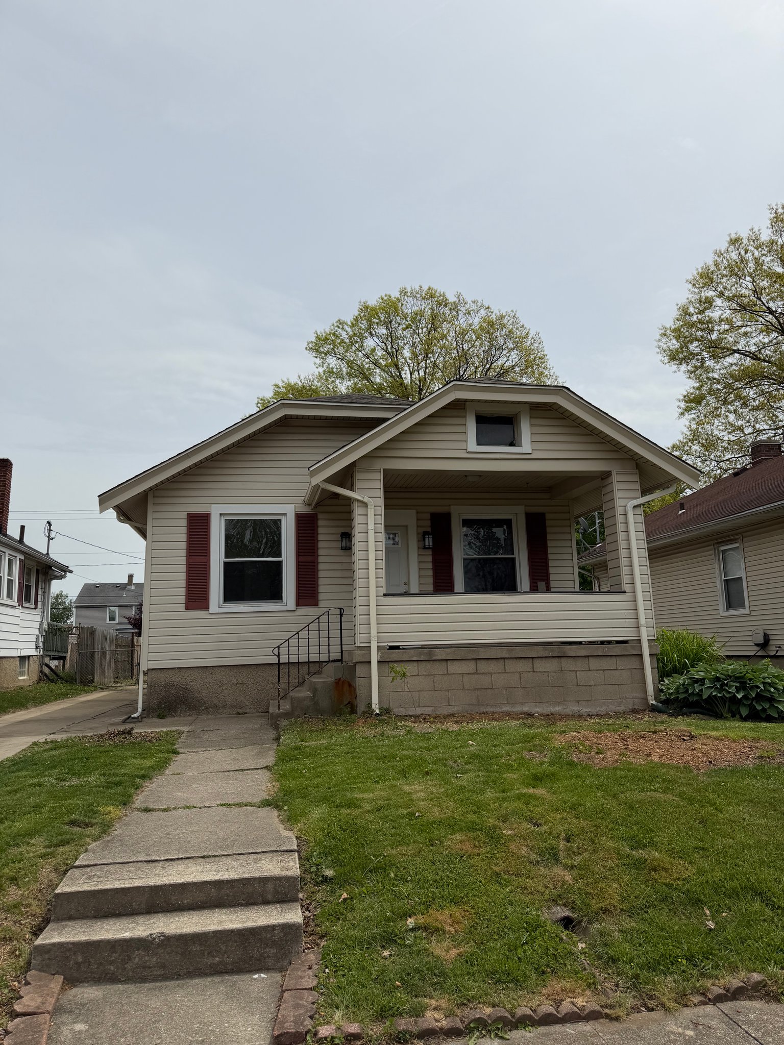 Hamilton House: 614 N E St