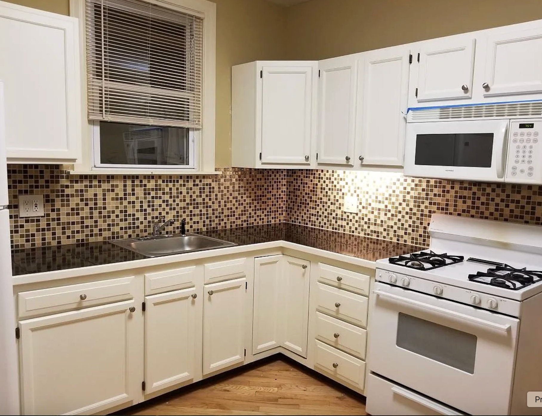 Chicago Condo: 2929 N Ridgeway