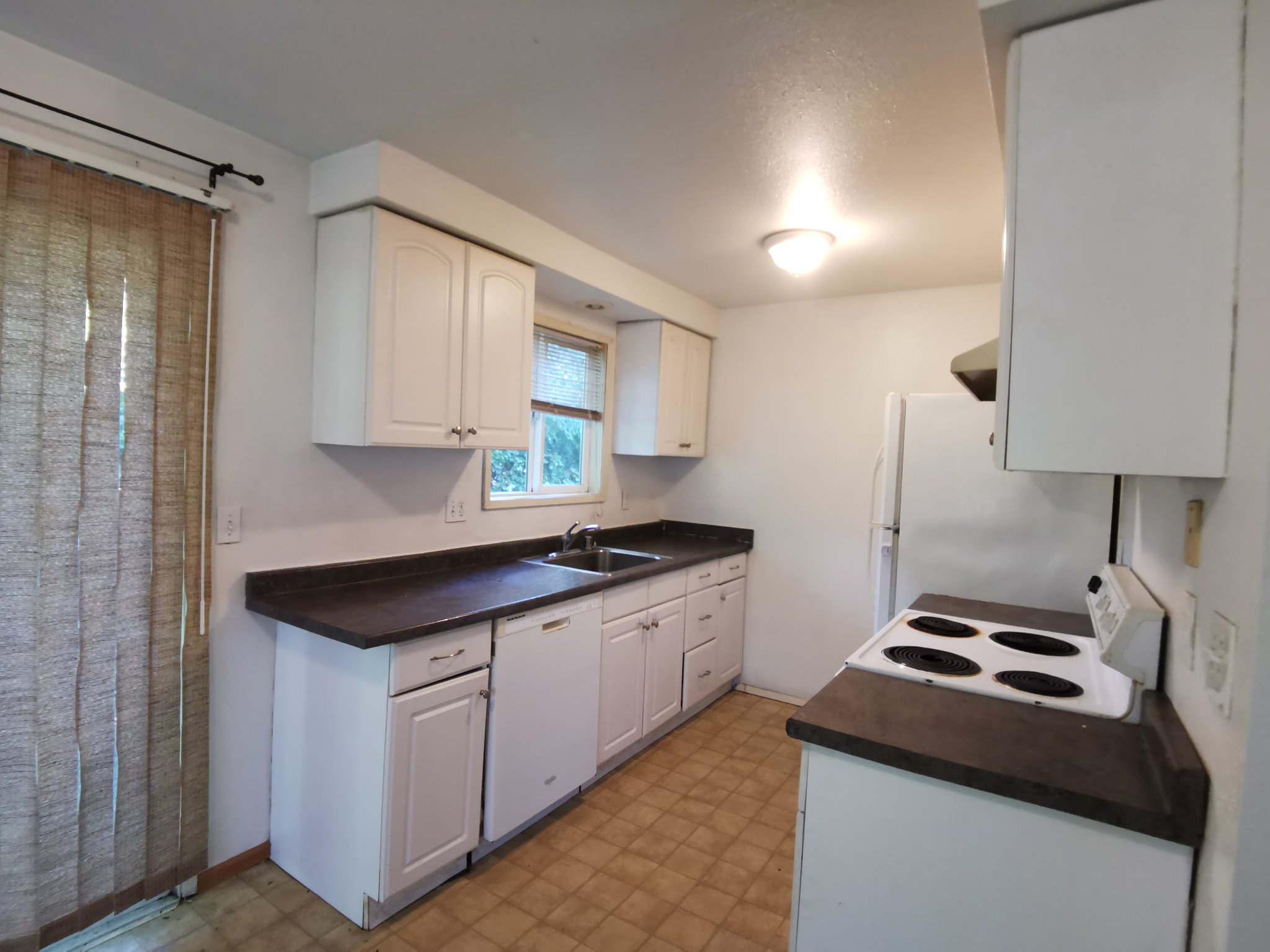 Edmonds Apartment: 9011 236th St SW