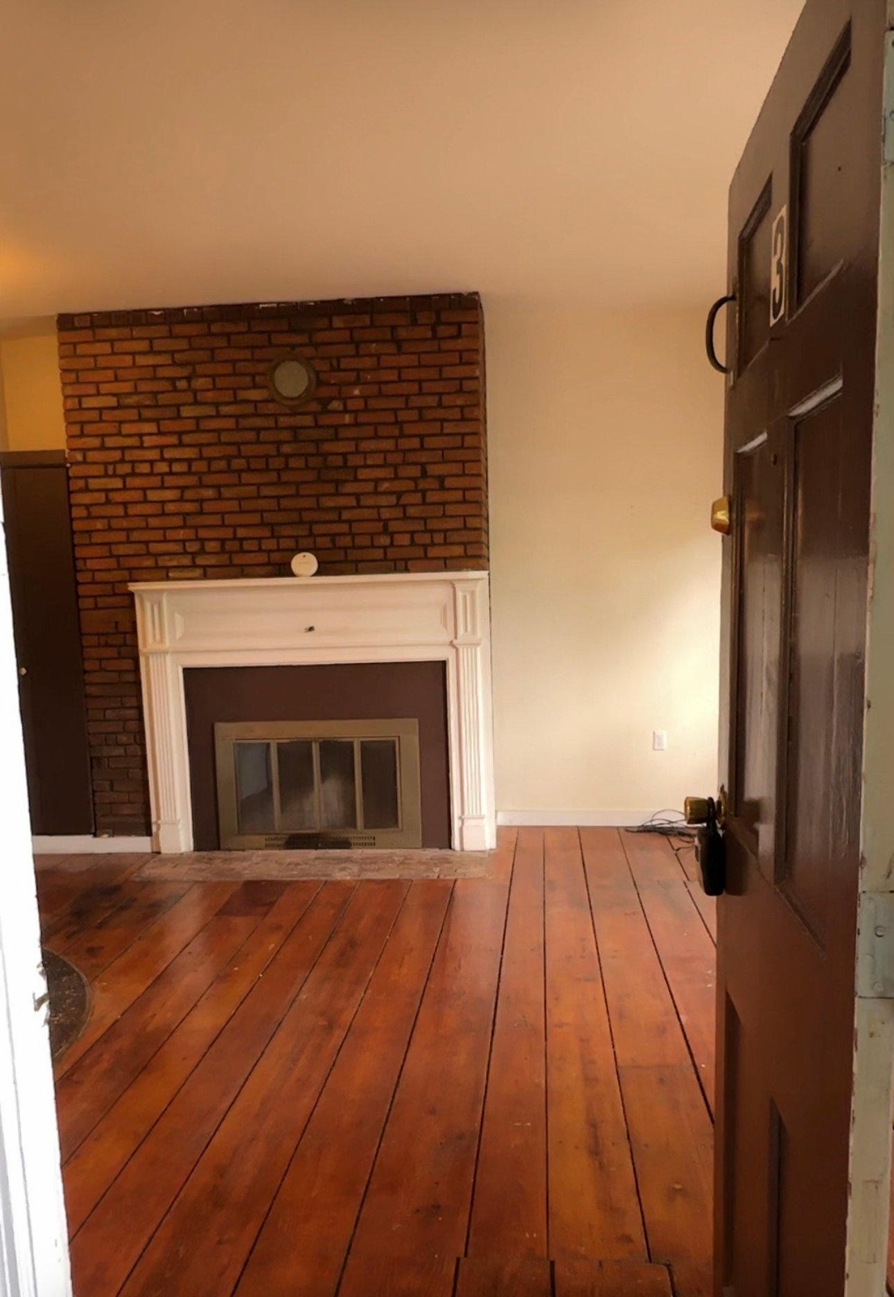 Coxsackie Apartment: 107 S River St