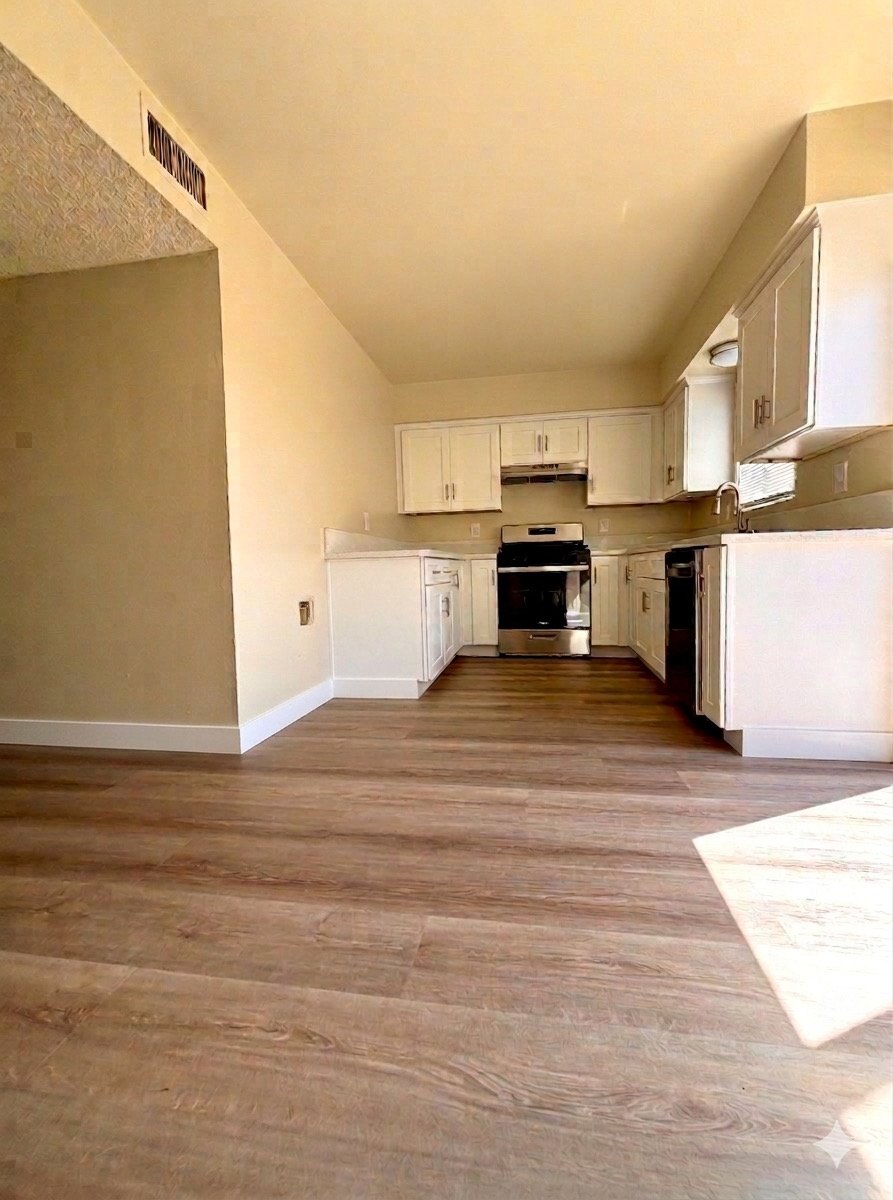 Buena Park Apartment: 7621 10th St