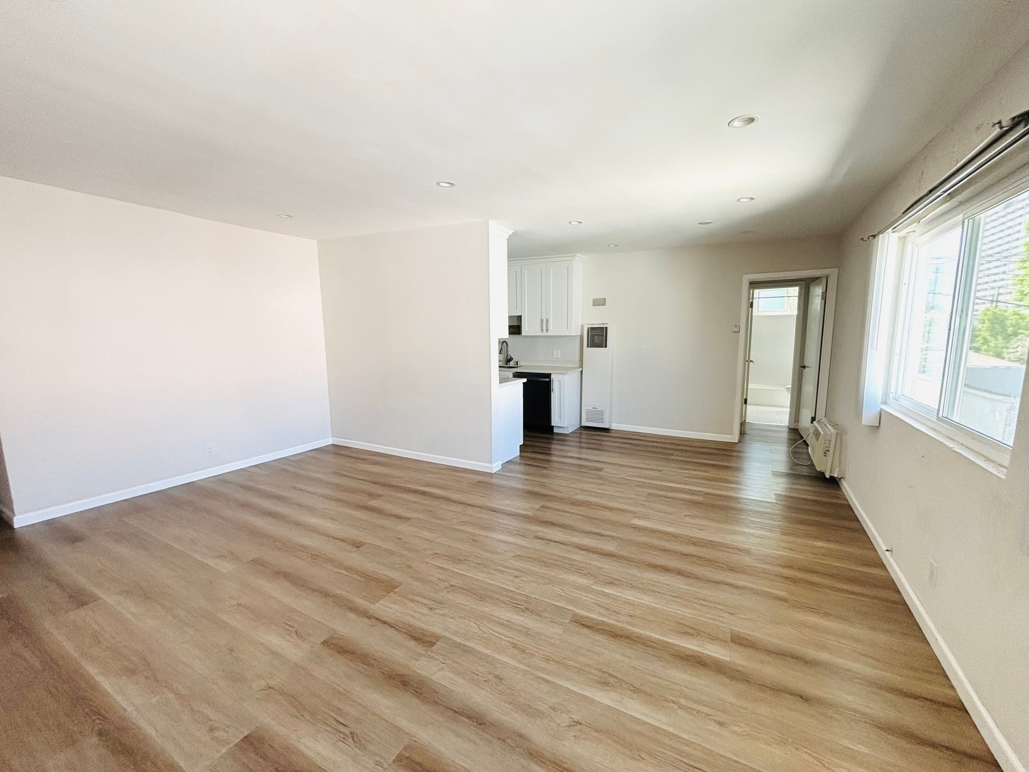 Glendale Apartment: 711 N Jackson St