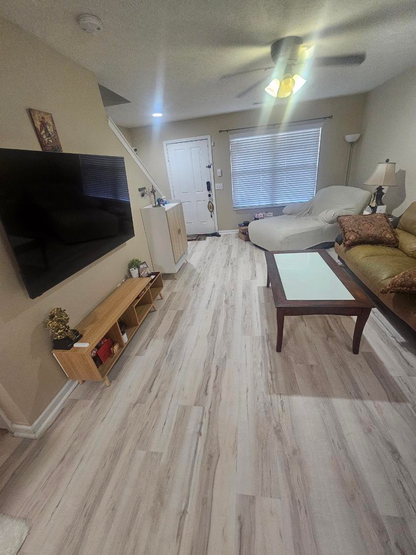 Antioch Townhome: 572 Bradburn Village Cir