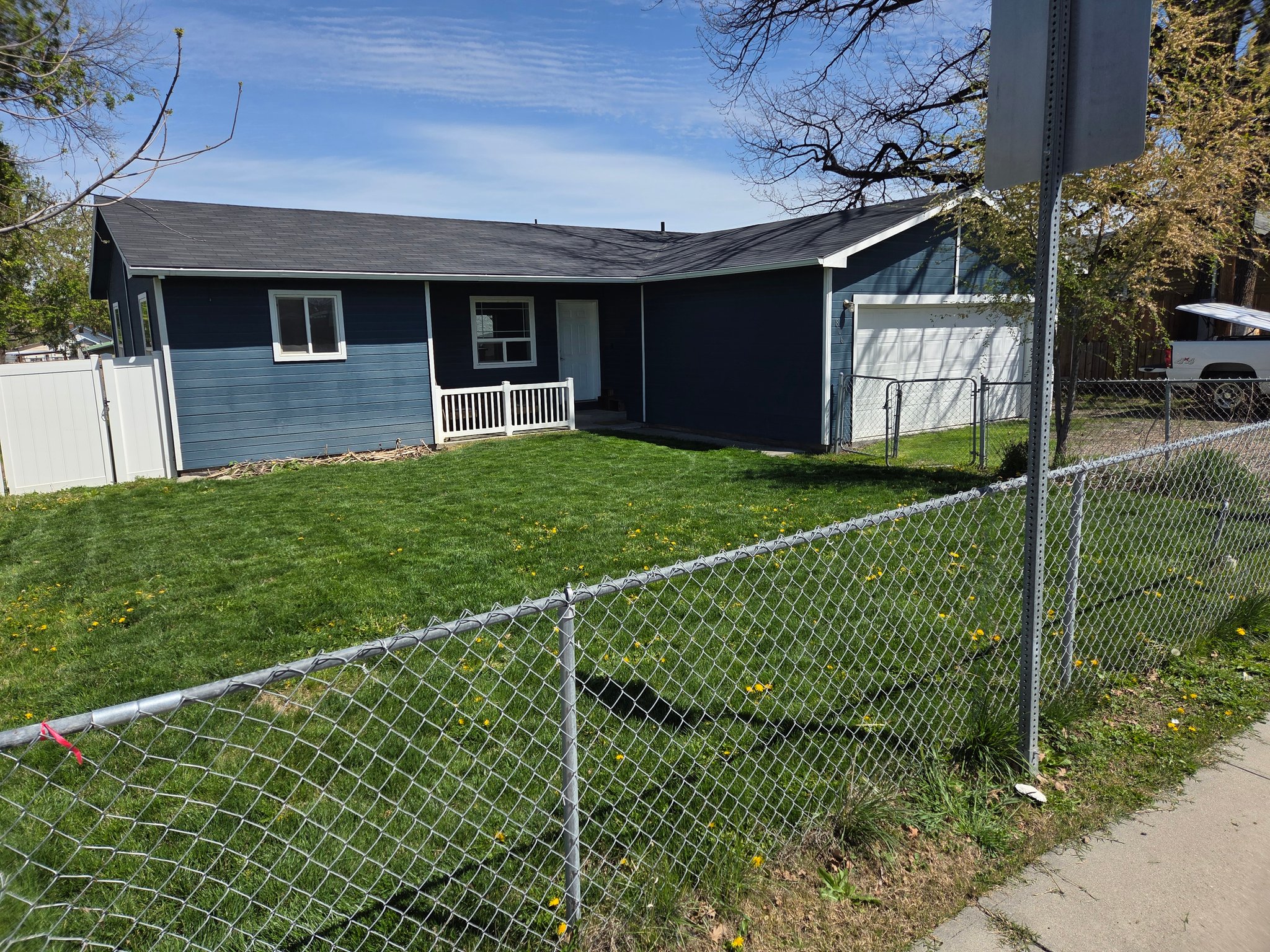 Nampa House: 806 1st St N