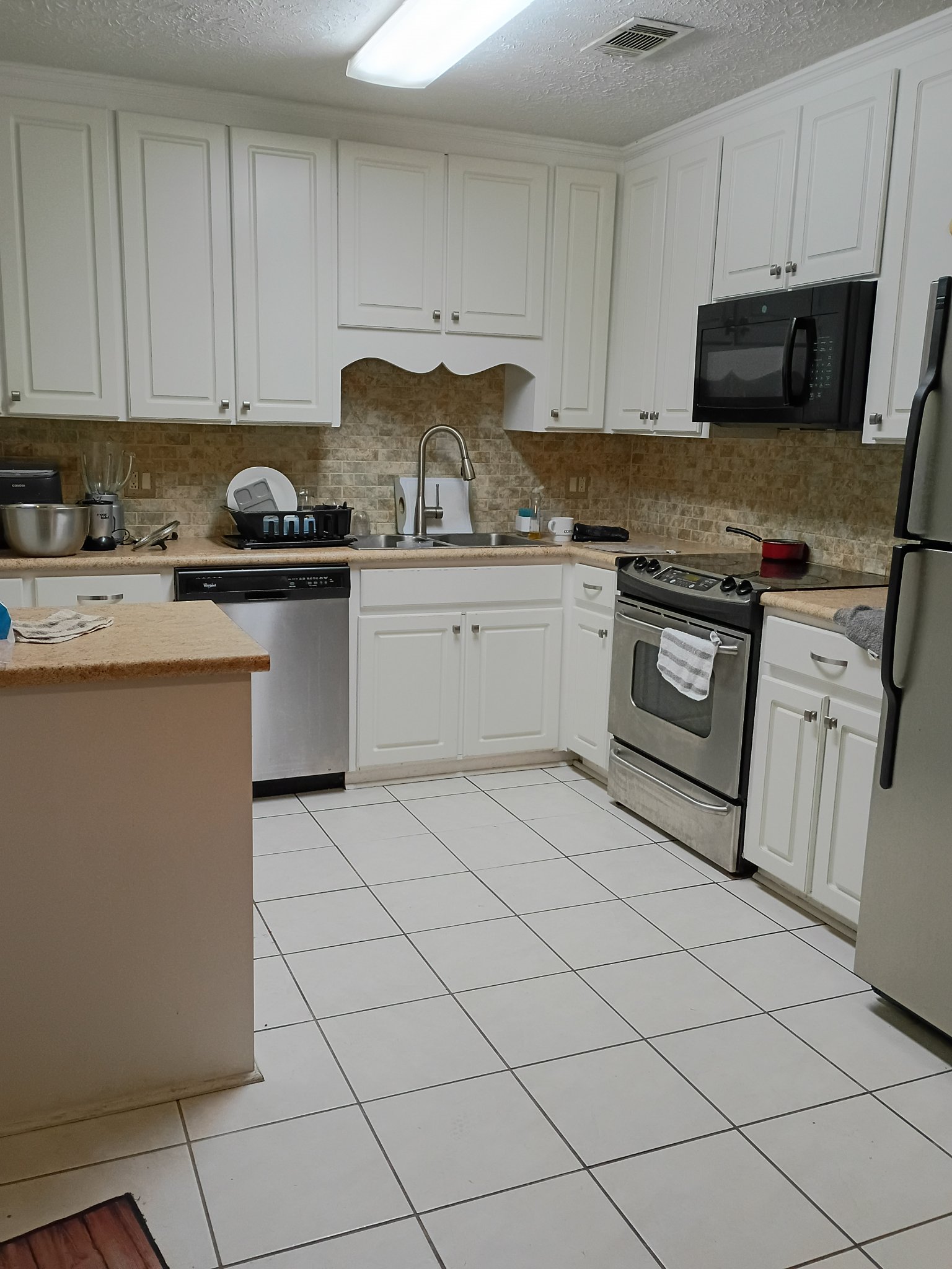 Auburn Townhome: 902 E Magnolia Av