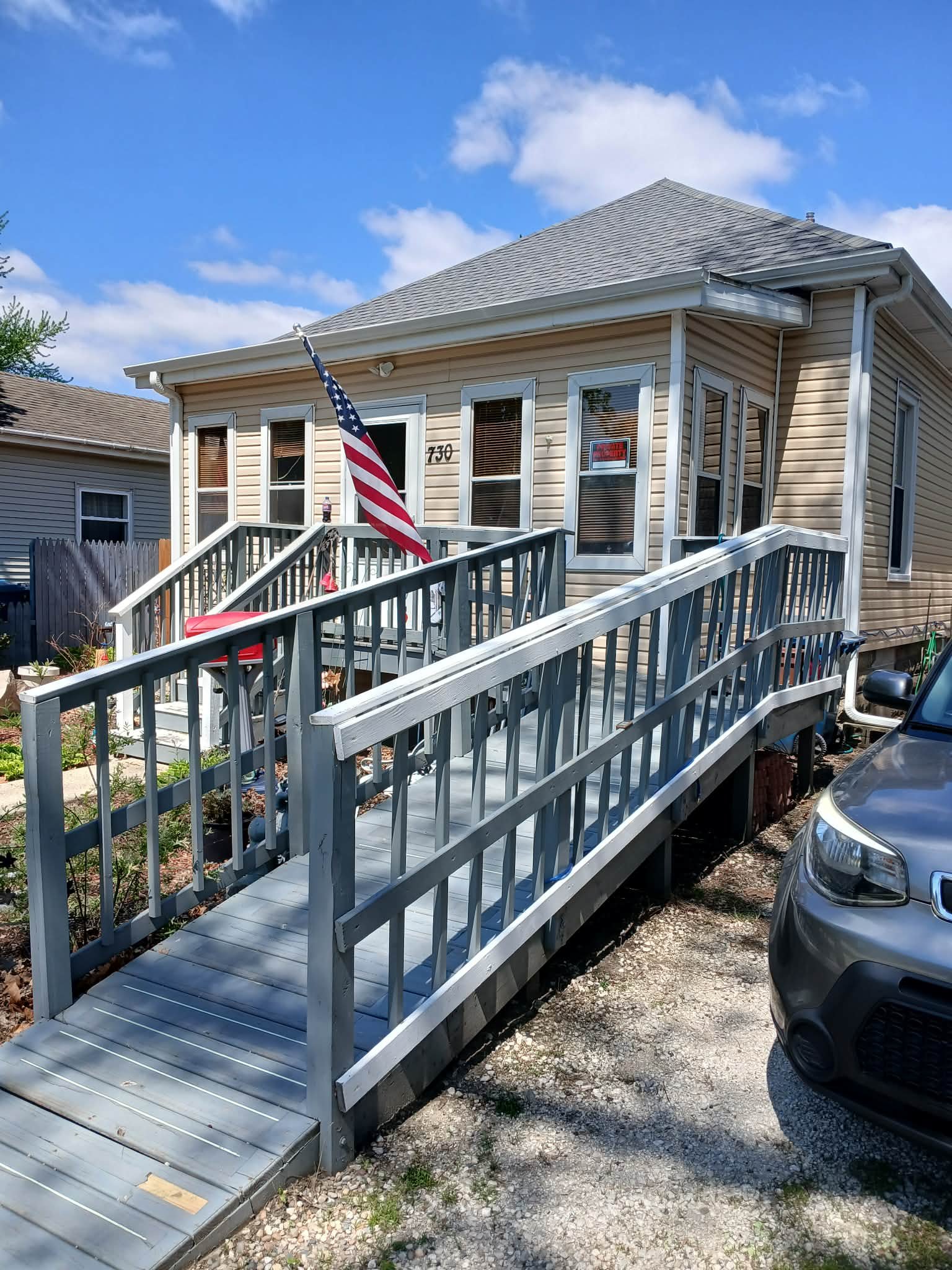 Morris House: 730 E Jefferson St