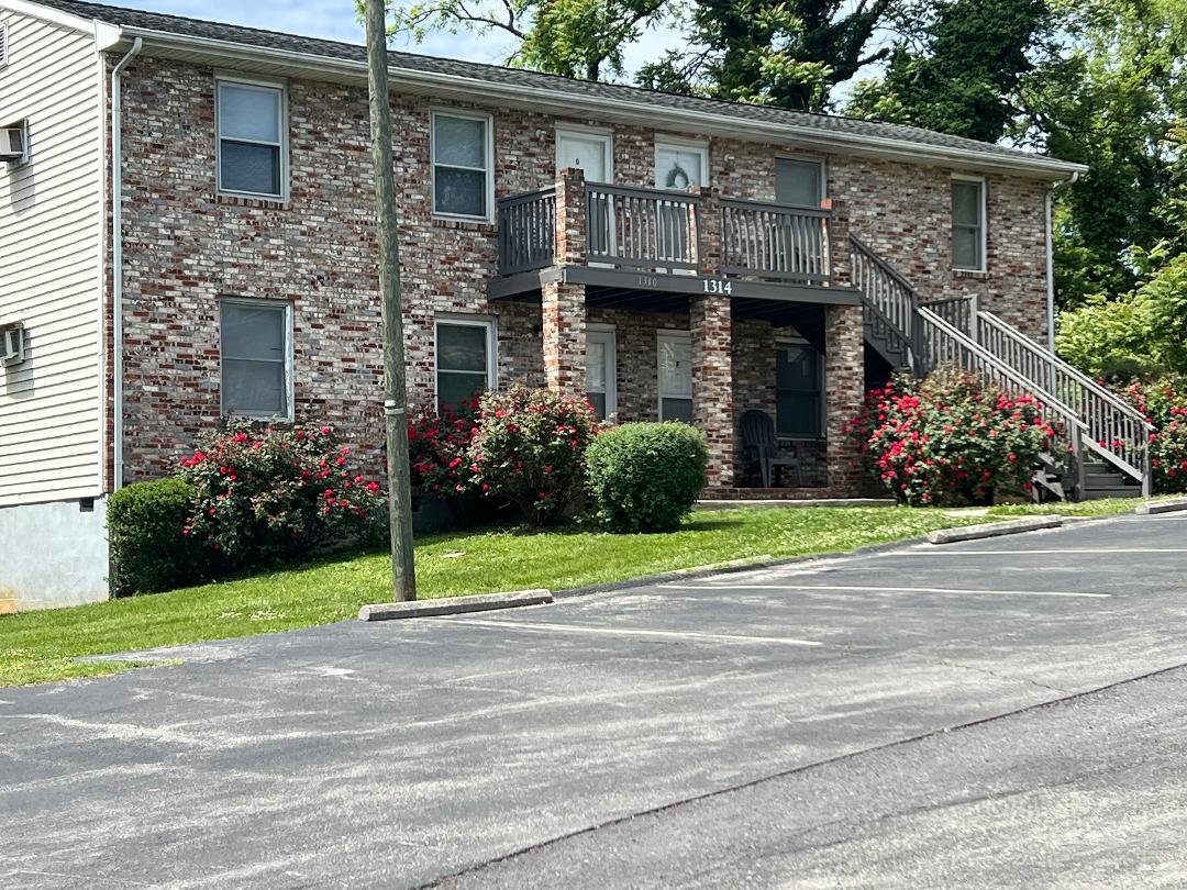 Roanoke Apartment: 1314 Moorman Ave