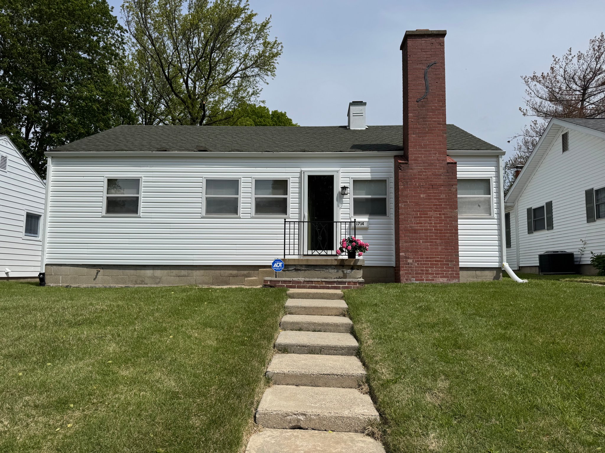 Lafayette House: 1714 Congress Street
