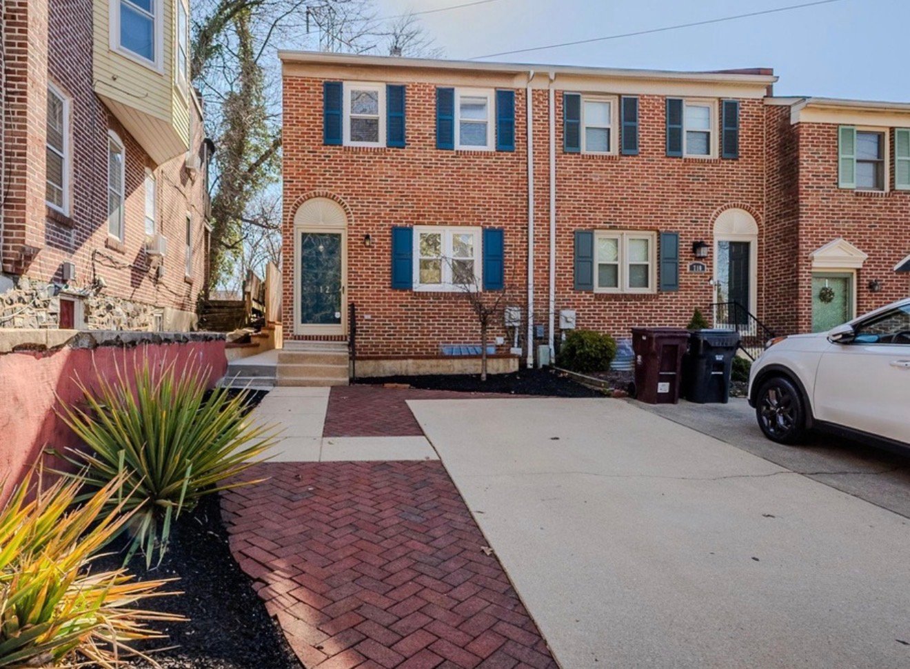 Wilmington Townhome: 712 Woodlawn Ave