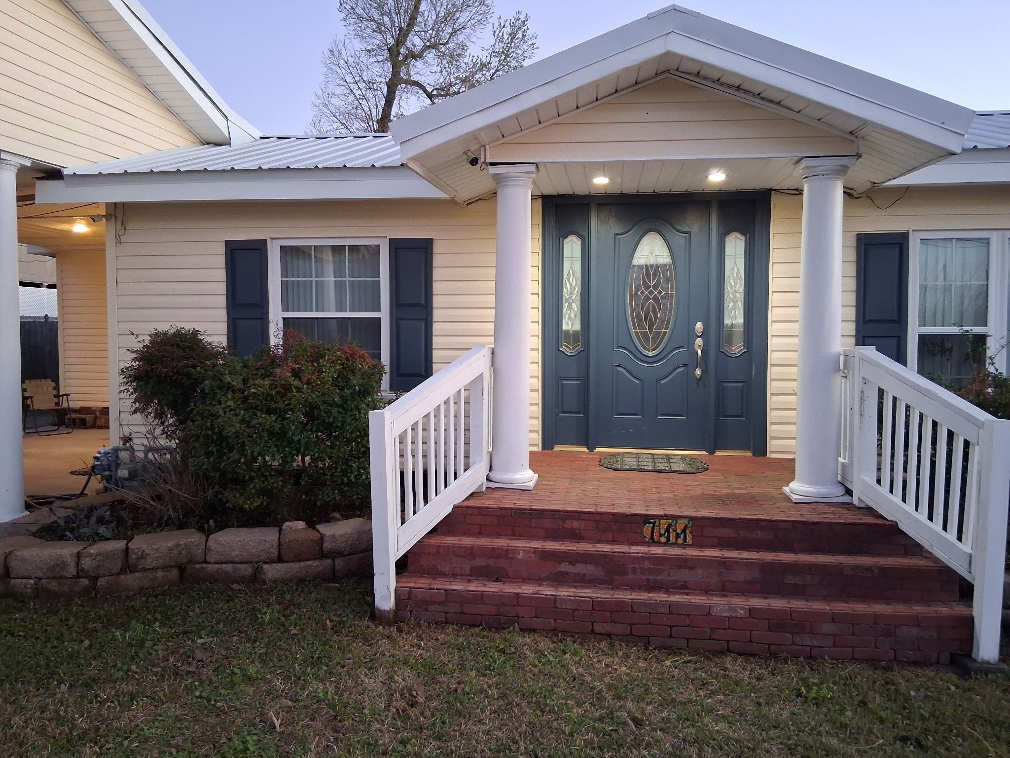 Lake Charles House: 711 Cricket St