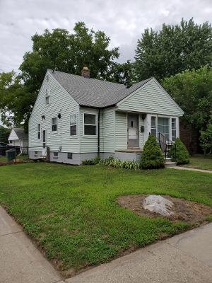 Ferndale House: 640 W Troy St