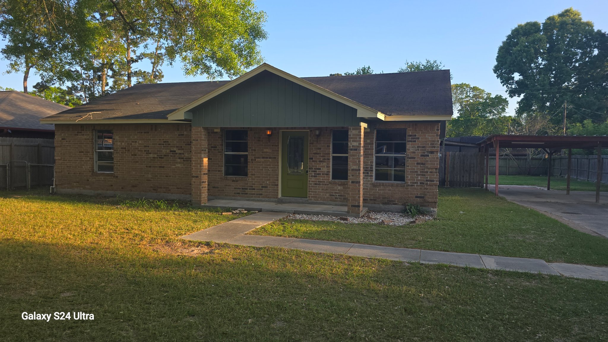 New Caney House: 22744 Keith Dr
