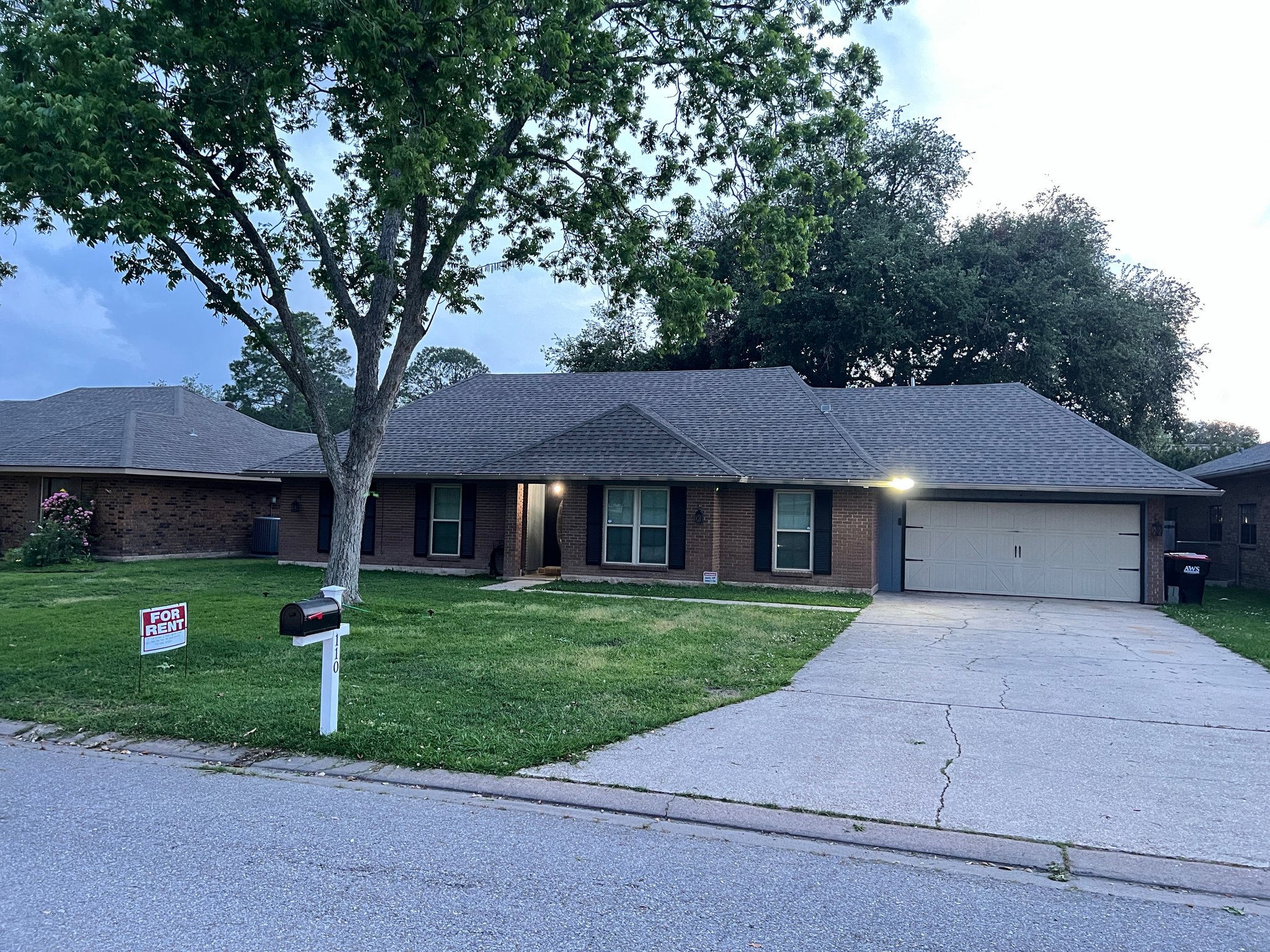 Lafayette House: 110 Highland Dr