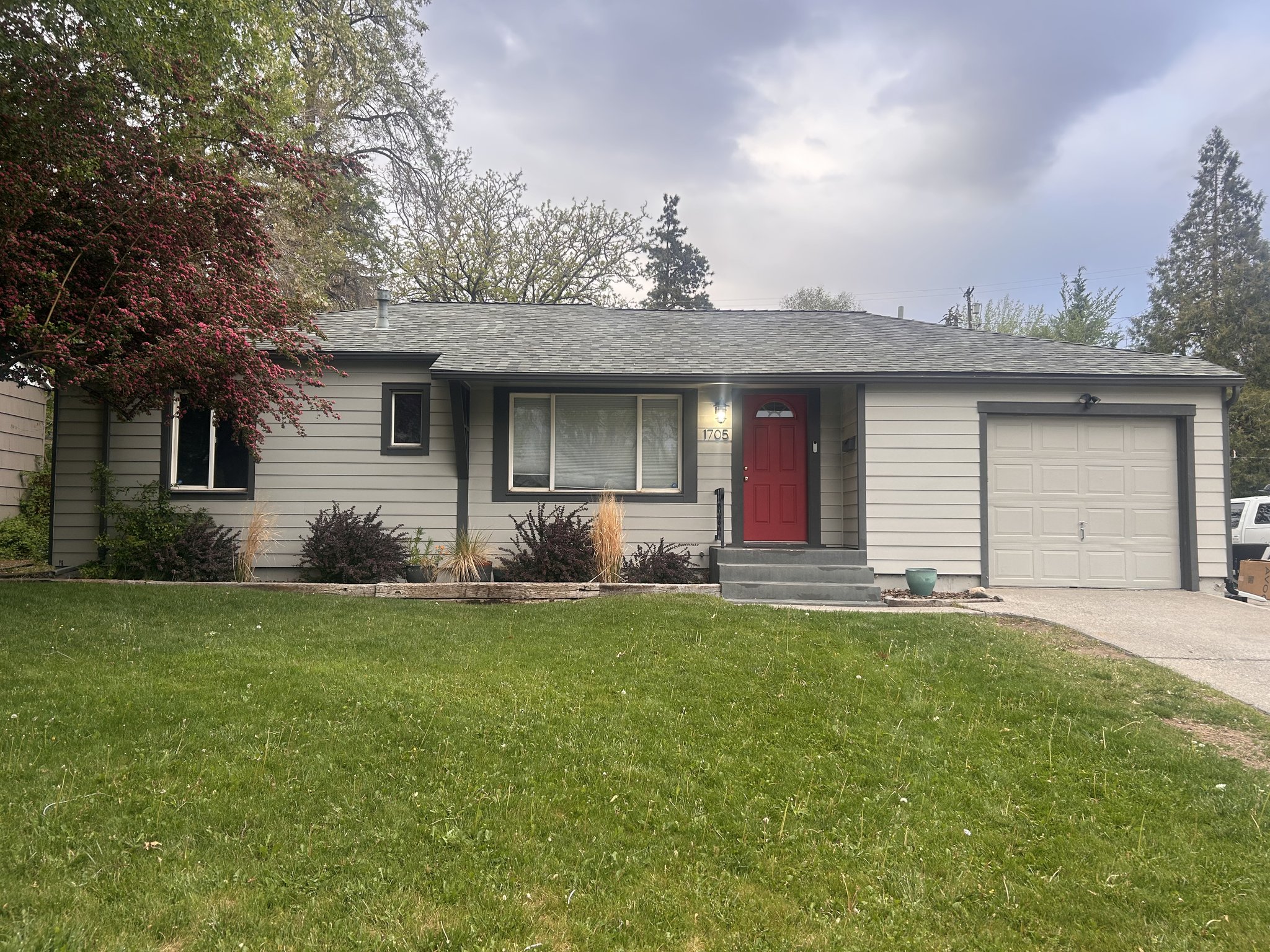 Reno House: 1705 Elmcrest Dr