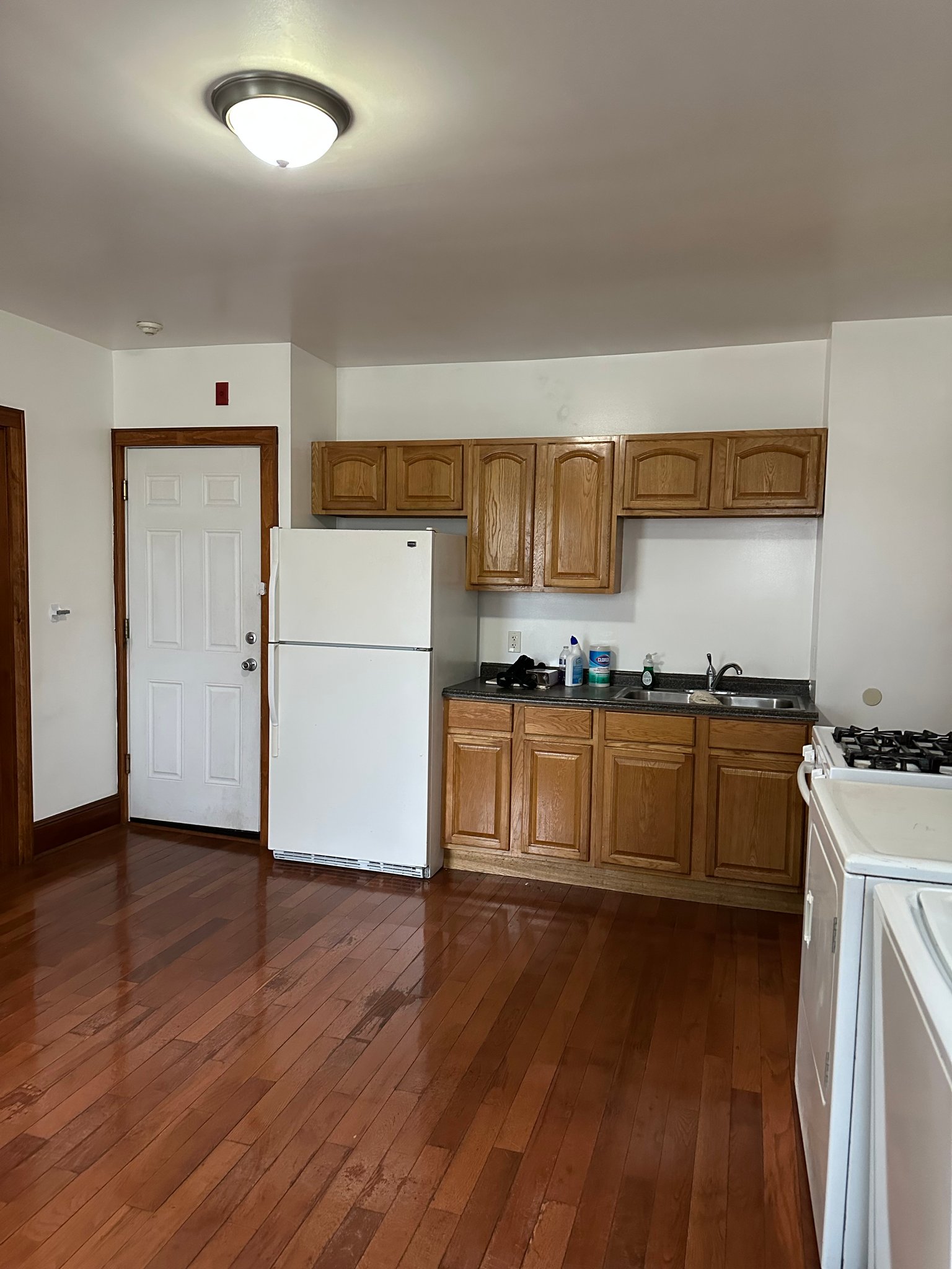 New Britain Apartment: 37 Lyman St