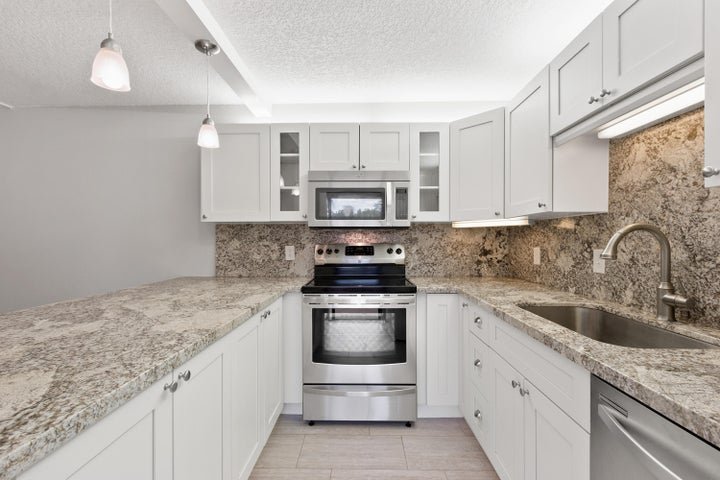 Jupiter Townhome: 825 Center Street 3d, Jupiter, FL 33458
