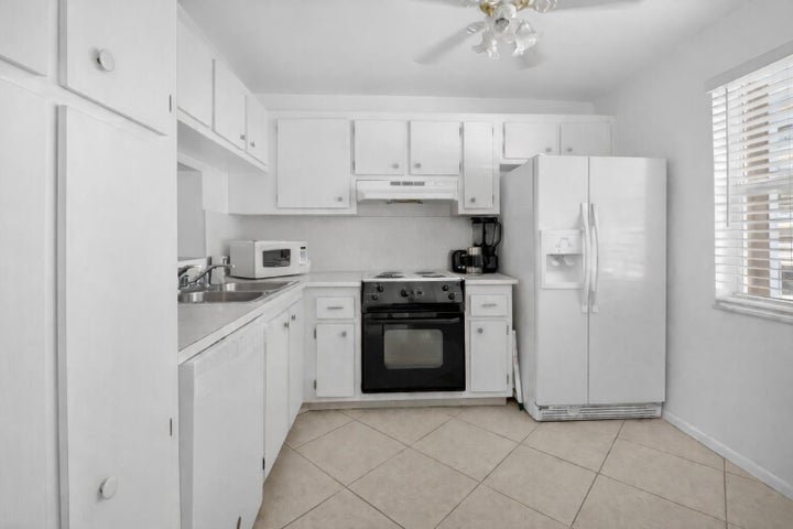 Delray Beach Condo: 931 Gardenia Drive Apt 269
