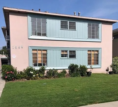 Los Angeles Apartment: 1466 South Sherbourne Drive