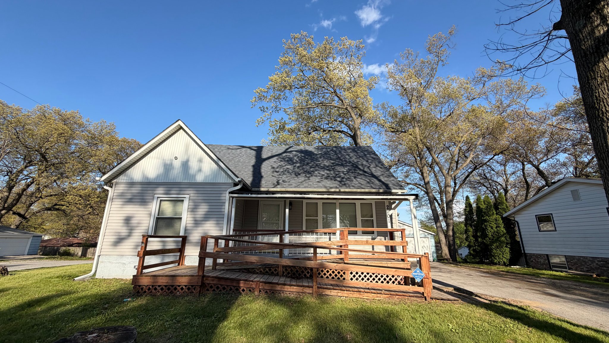 Lake Station House: 2701 Union St