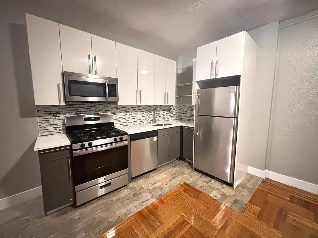 Bronx Apartment: 55 W Mosholu Pkwy N