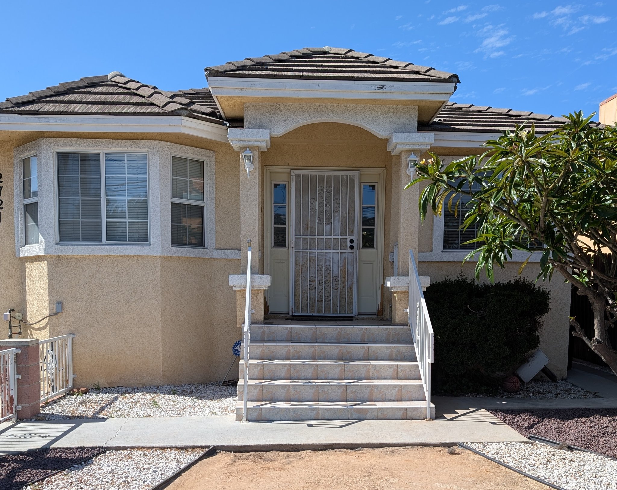 Alhambra House: 2721 Montezuma Ave