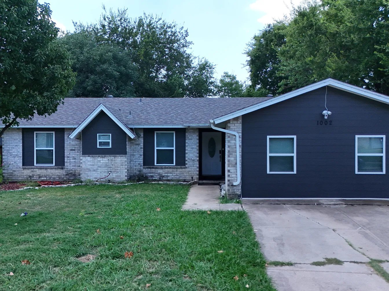Arlington House: 1002 Candlewick St