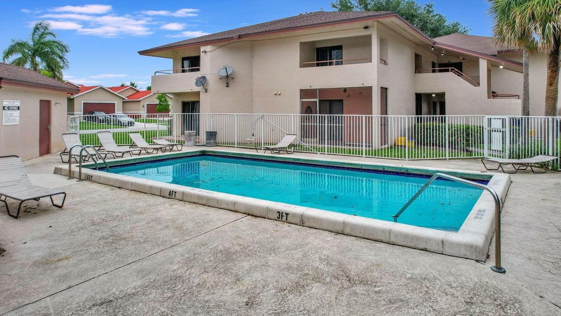 Wellington Condo: 12641 Westhampton Circle