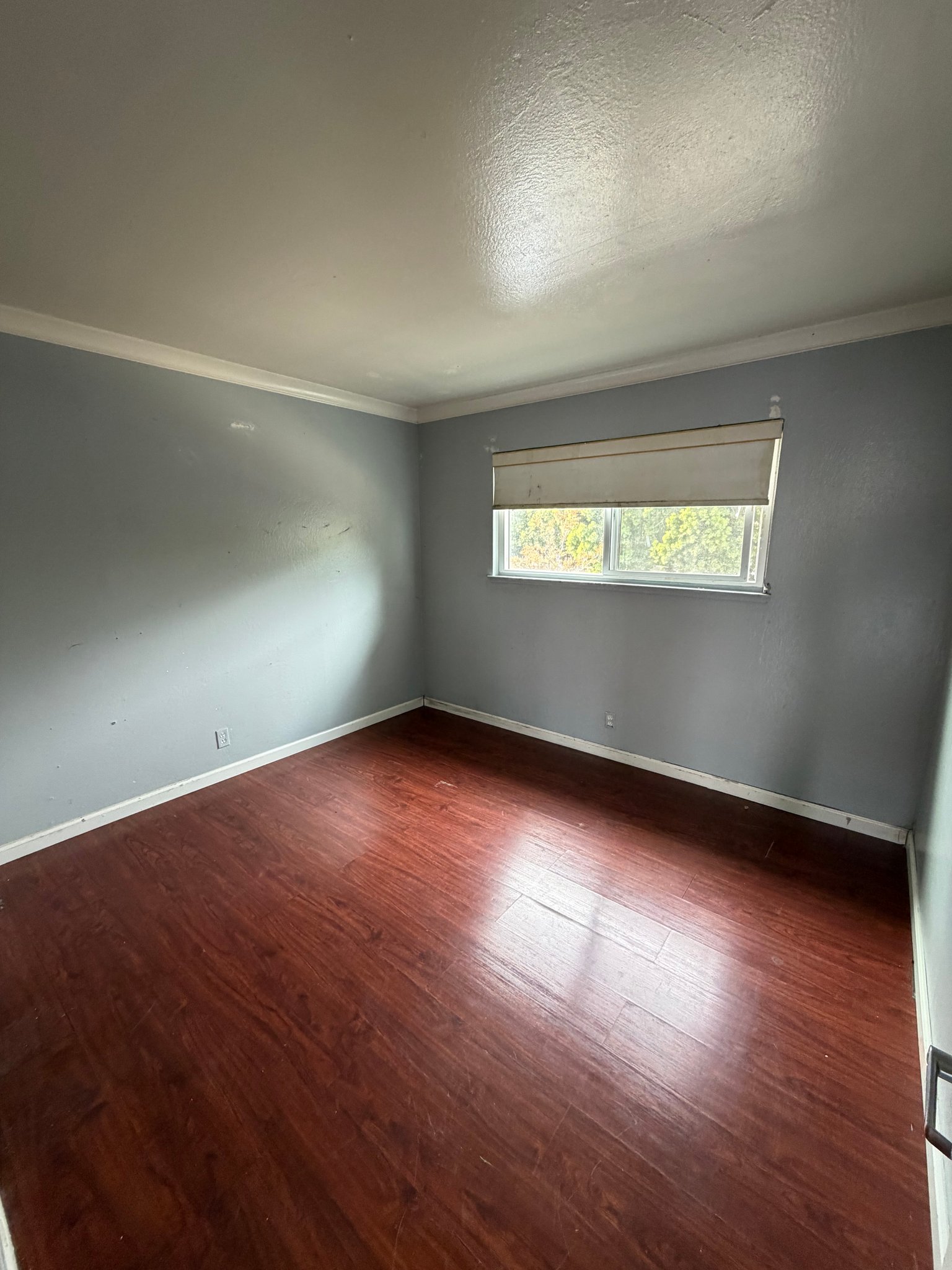 Hayward Apartment: 30 W Harder Rd