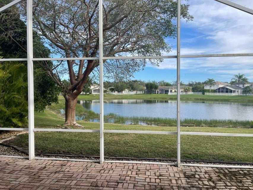wellington House: 4178 Bluff Harbor Way