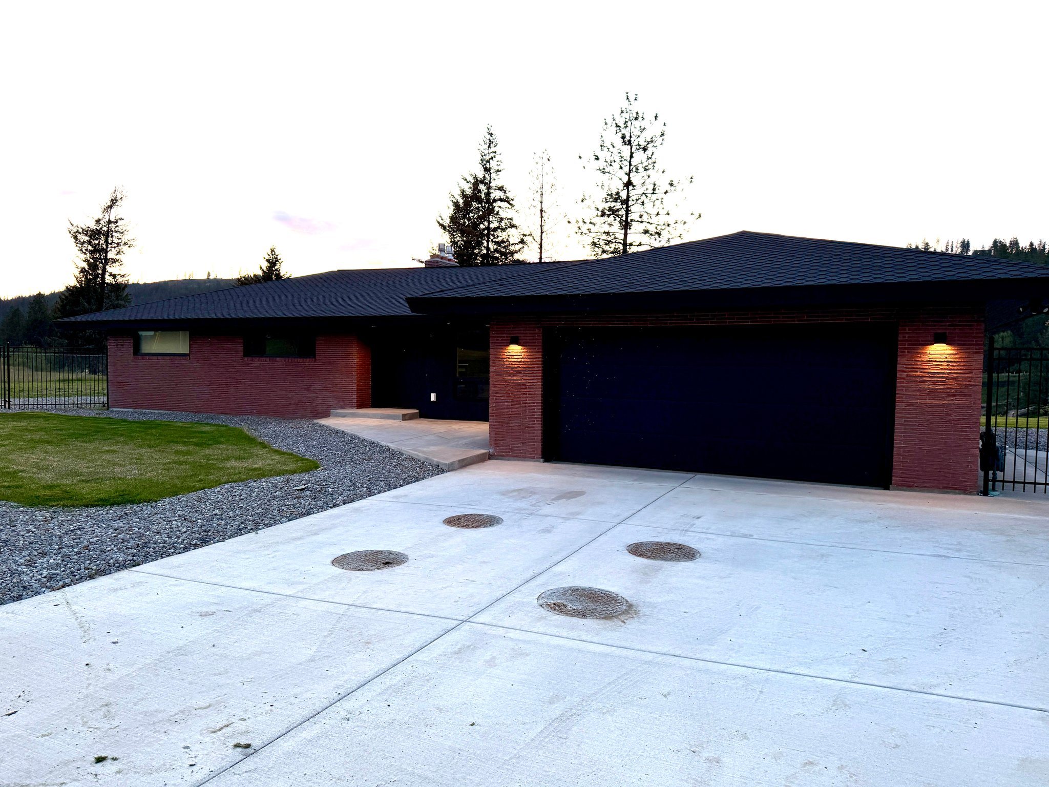 Spokane House: 7211 E South Riverway Ave