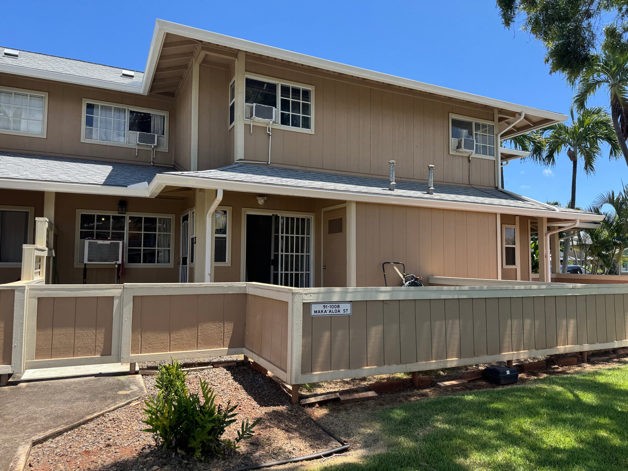 Ewa Beach Townhome: 91-1008 Makaaloa St