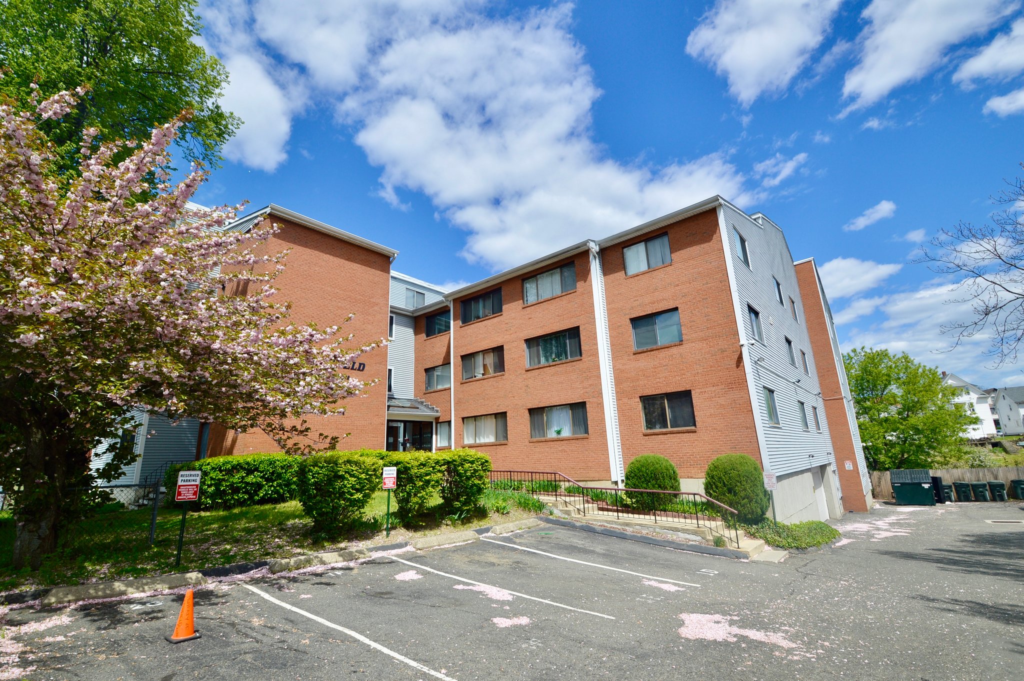 Bridgeport Condo: 18 Amsterdam Ave