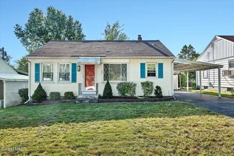 Albany House: 37 Buell st