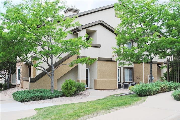 Colorado Springs Condo: 3880 Riviera Grove