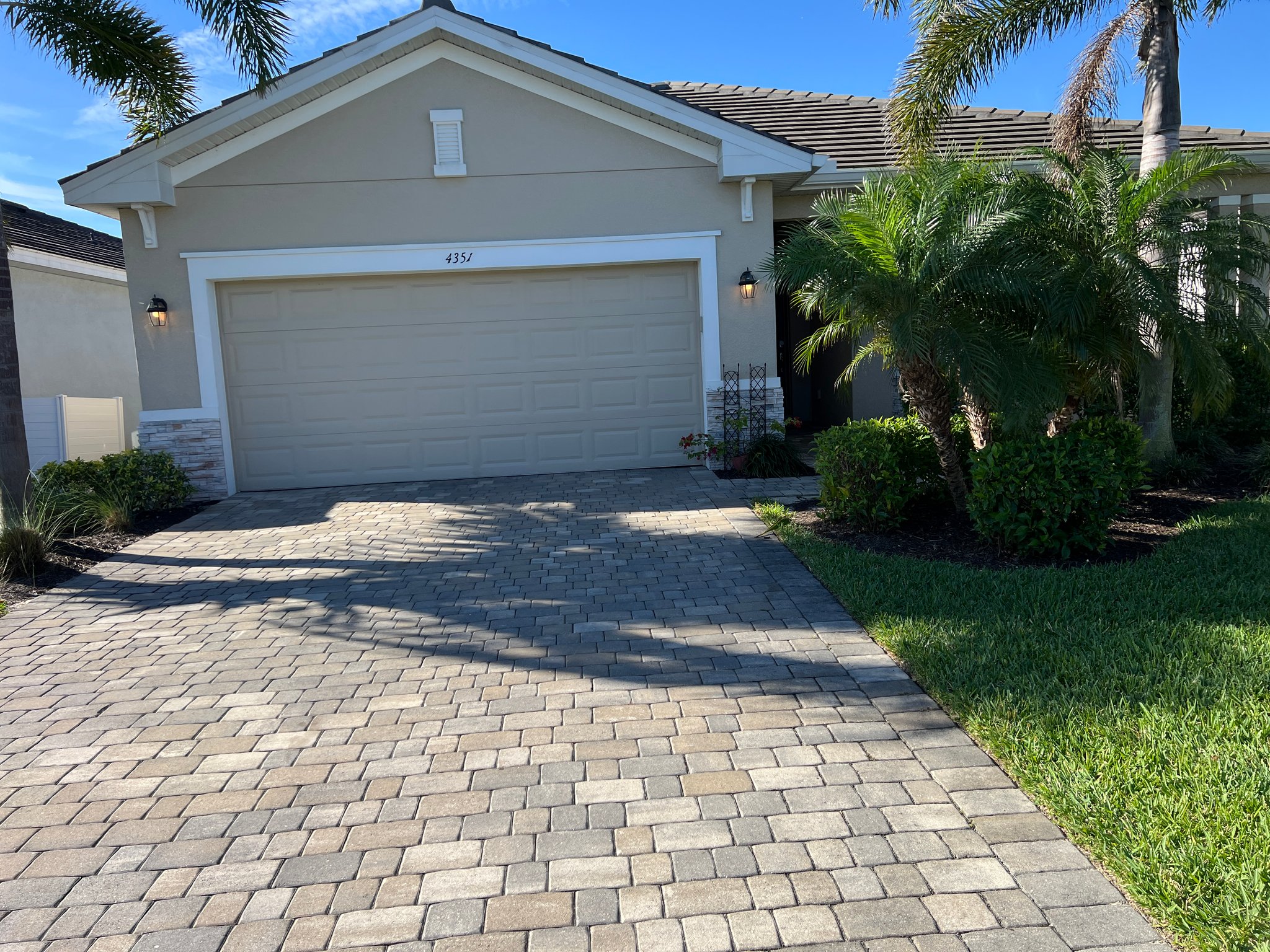 Fort Myers House: 4351 Bluegrass Dr