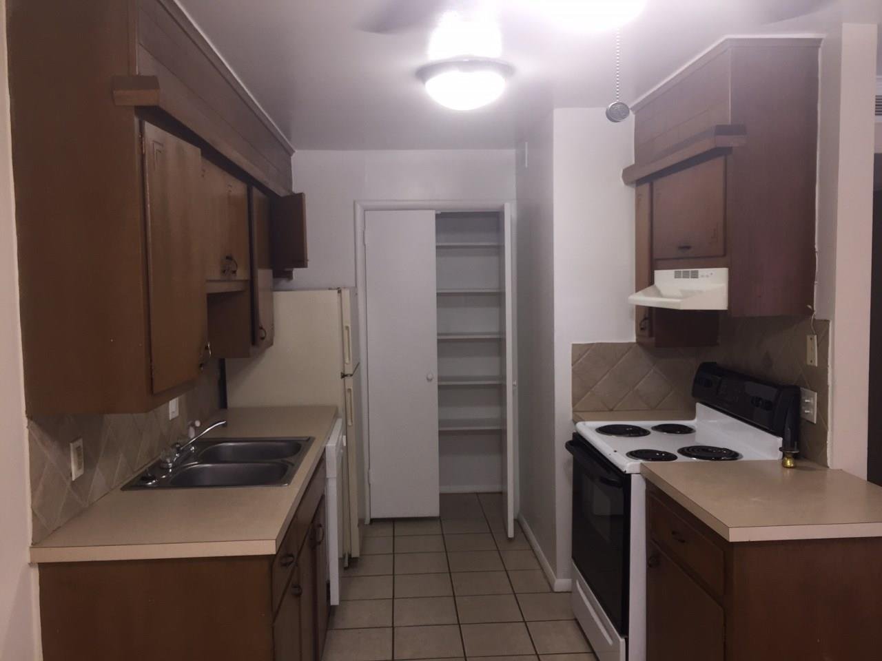 Tulsa Apartment: 1611 S Riverside Dr