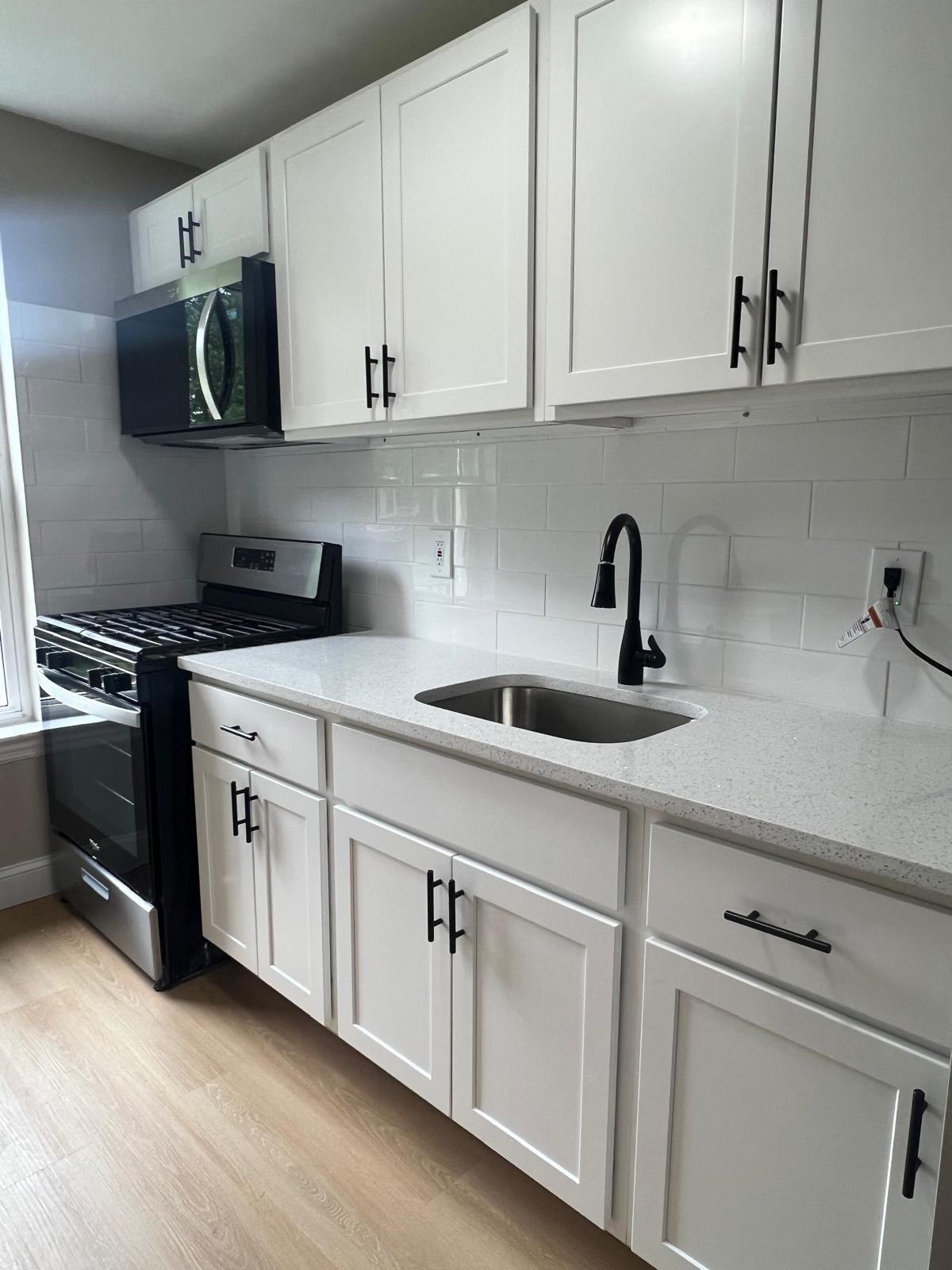 East Orange Apartment: 676 Park Ave