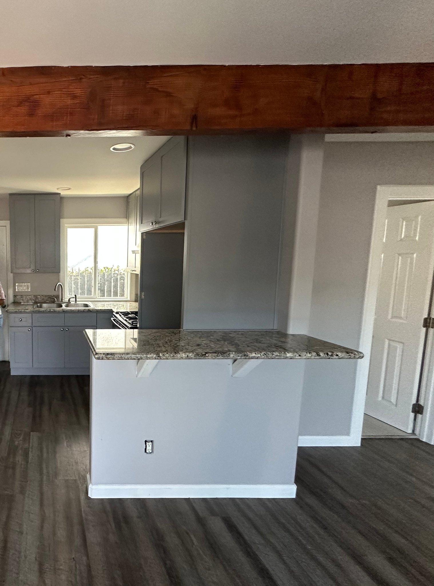 Downey Apartment: 12459 1/2 Rose Ave