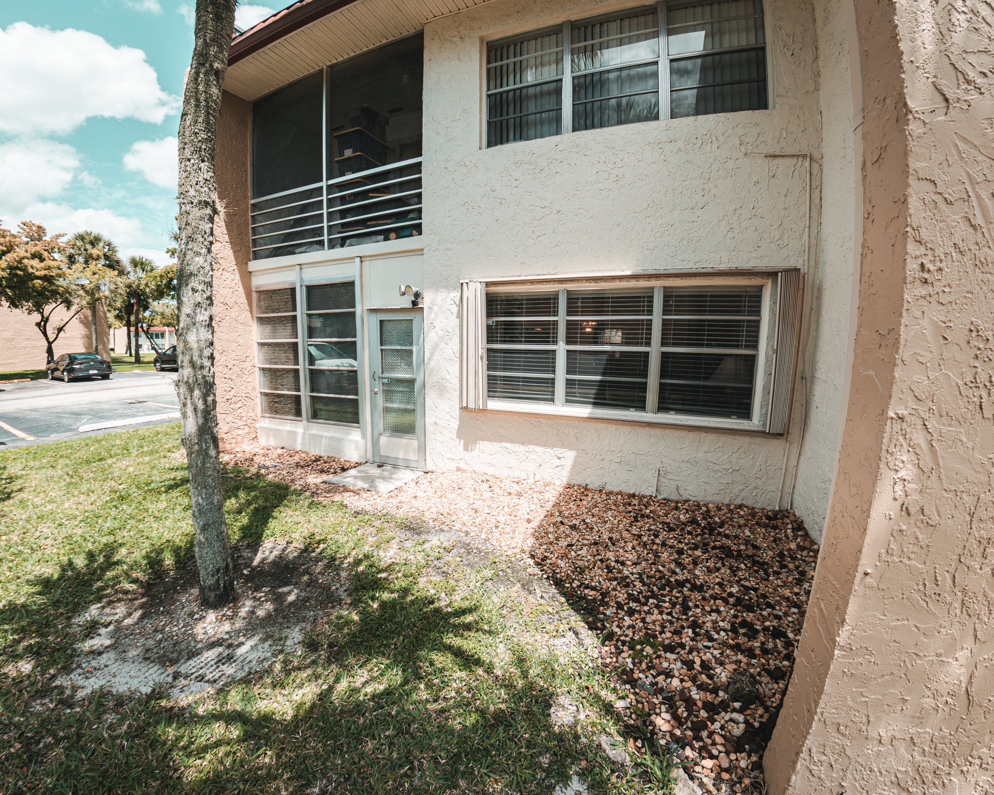 West Palm Beach Condo: 204 Lake Frances Dr