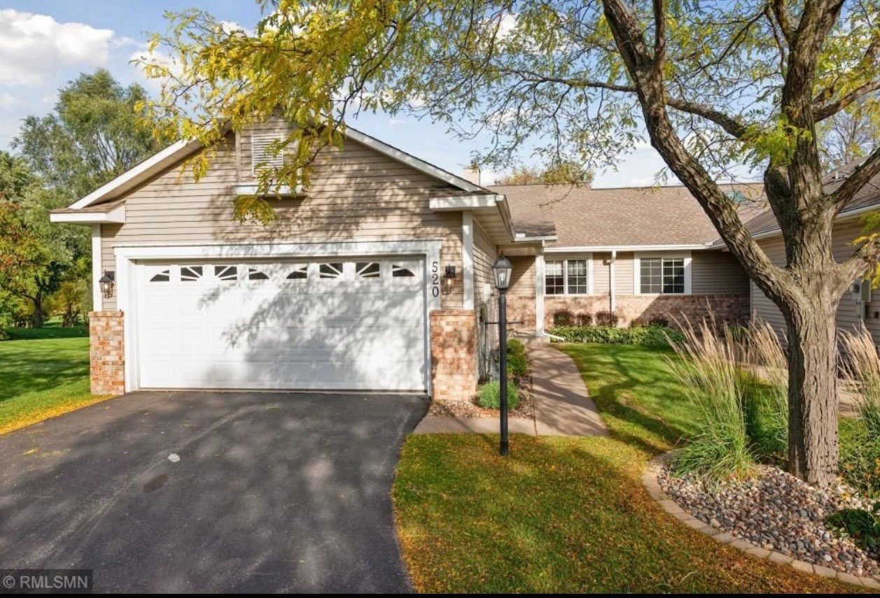 Saint Paul Townhome: 520 Deer Ridge Ln S