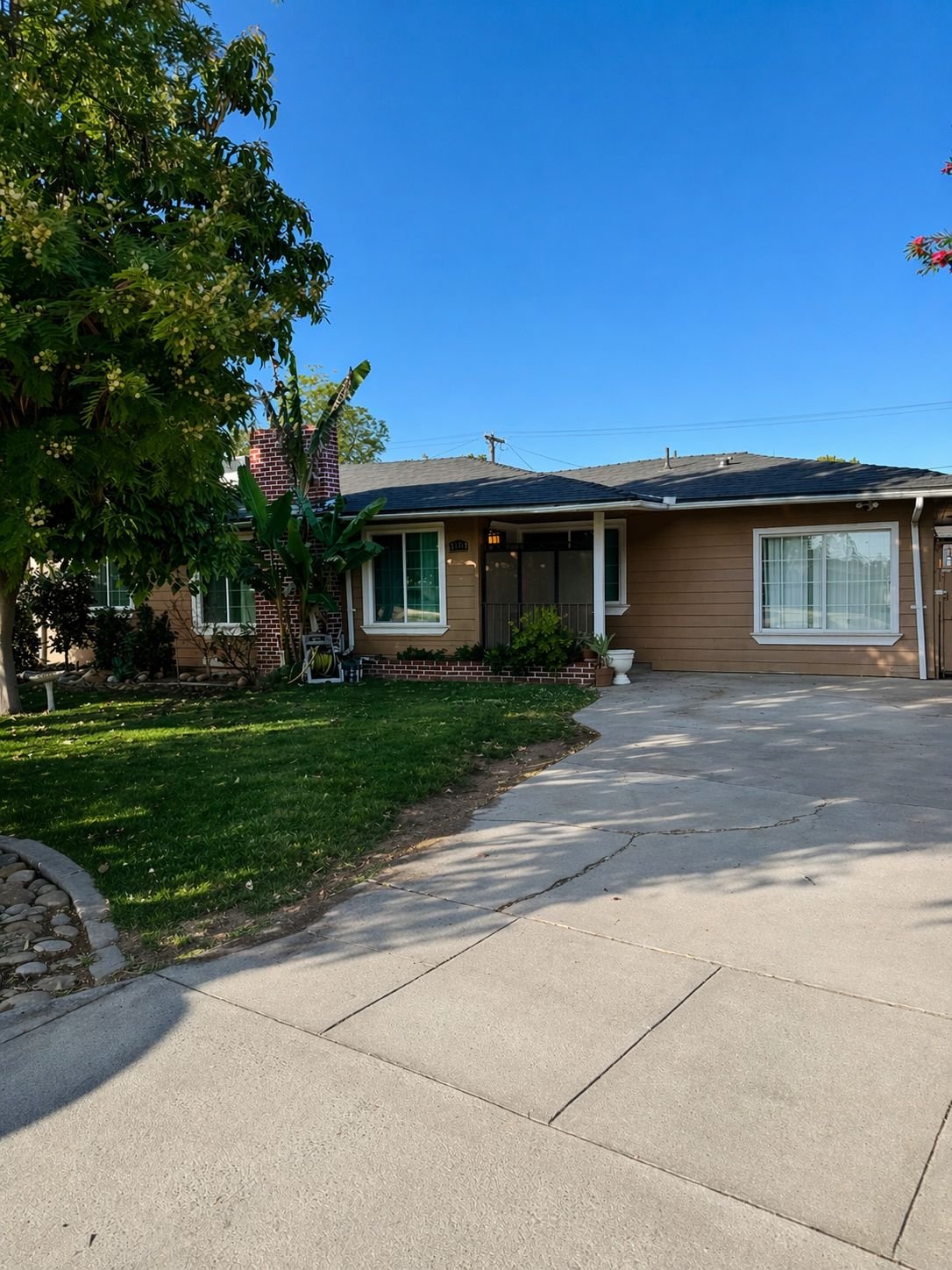 Fresno House: 4763 E Michigan Ave