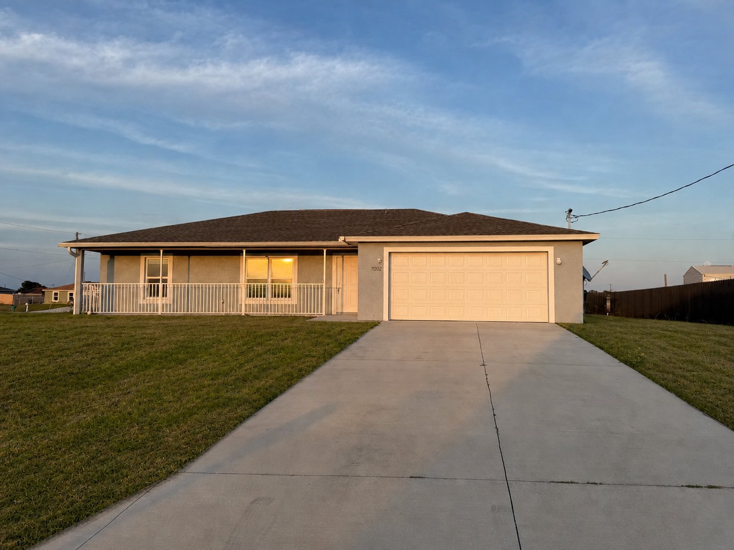 LaBelle House: 7002 Waldo Cir