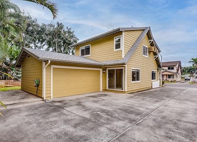 Waipahu House: 94-1054 Pumaia Pl