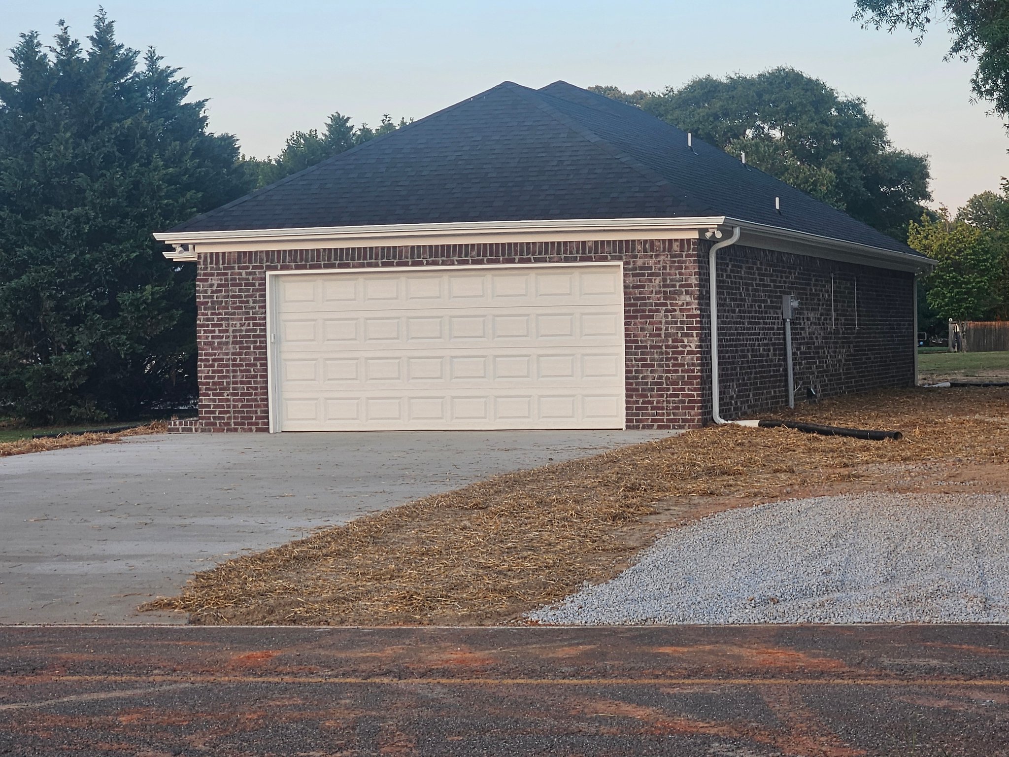 Athens House: 20574 Johnson Rd