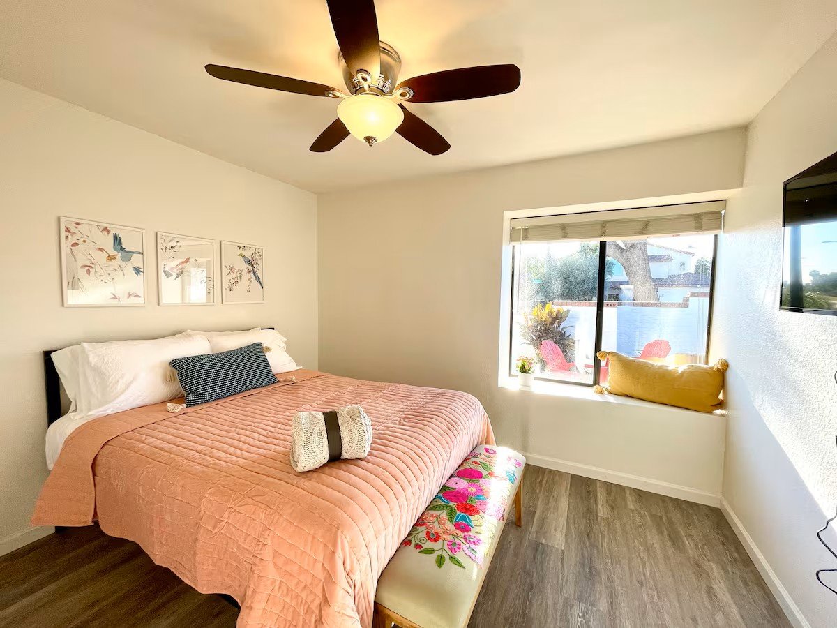 Mesa House: 609 N Balboa Cir