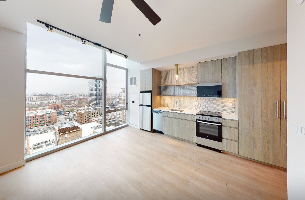 Chicago Condo: 202 W Institute Pl