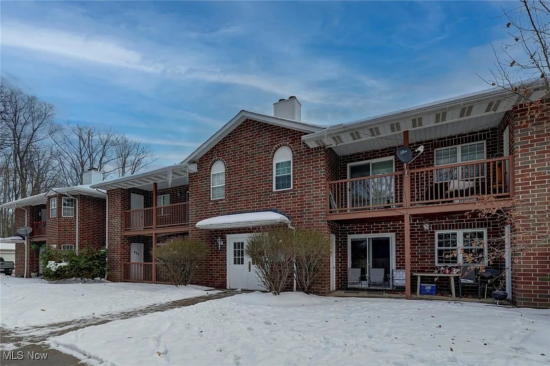 Broadview Heights Condo: 1150 Tollis Parkway