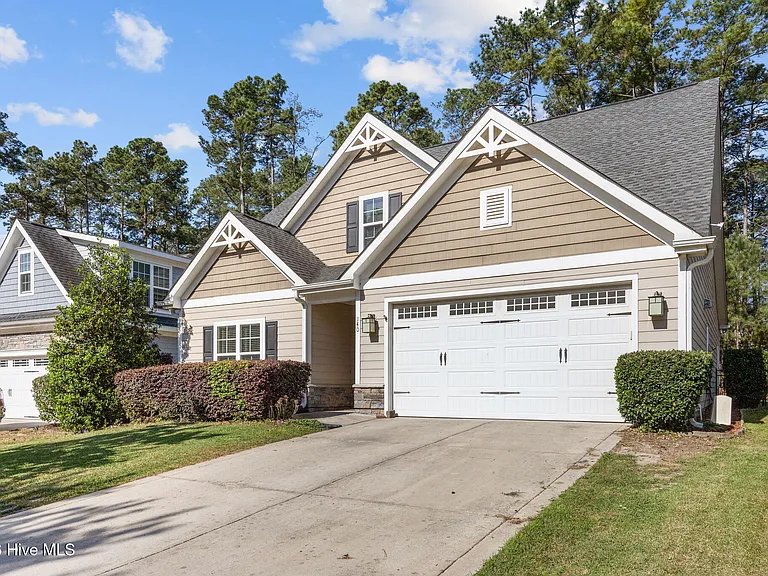 Aberdeen House: 140 Michie Pl