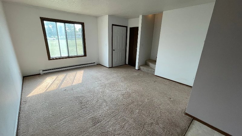 Mayville Townhome: 124 8th Ave SE