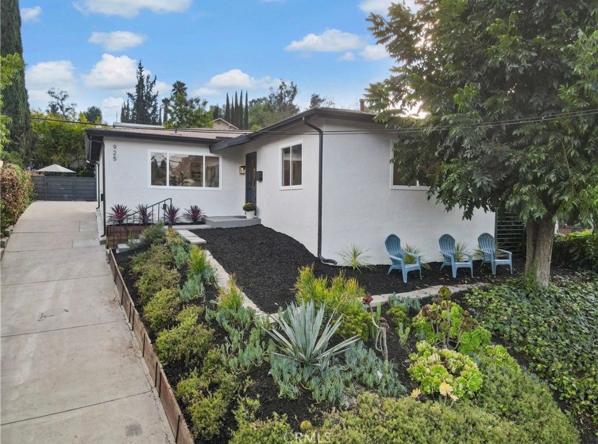Los Angeles House: 925  El Paso